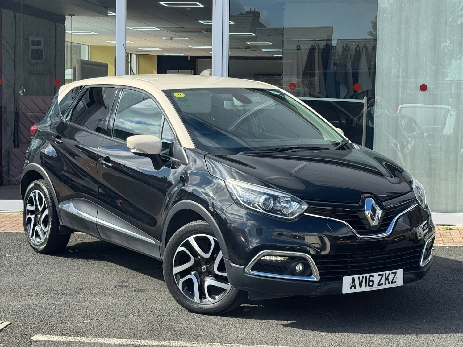 Used Renault Captur 2016 for sale - 76892375: Photo 13