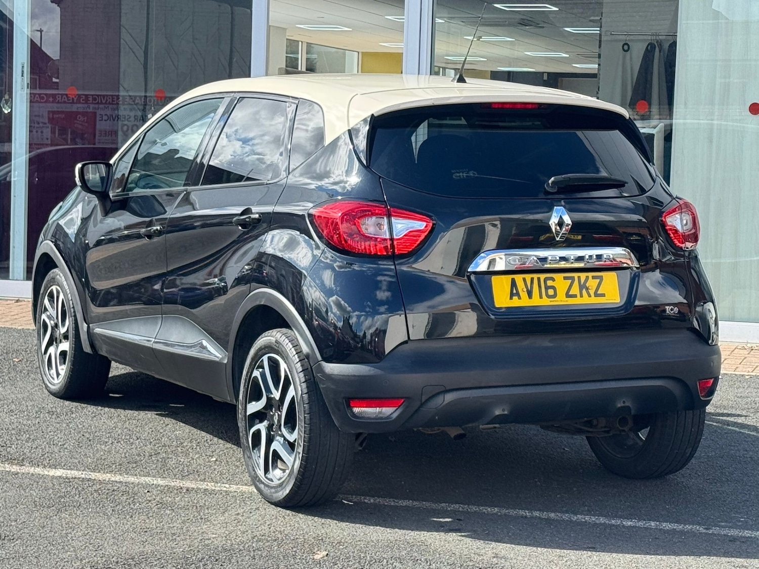 Used Renault Captur 2016 for sale - 76892375: Photo 5