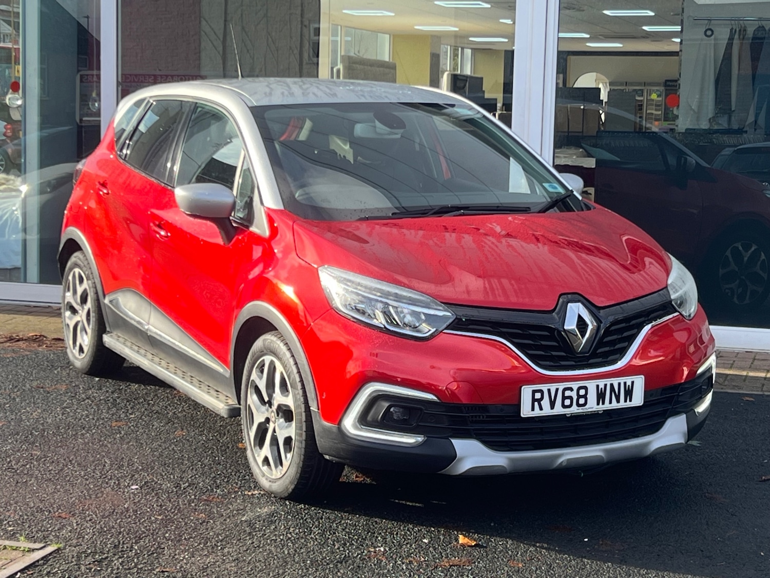 Used Renault Captur 2018 for sale - 76565246: Photo 4