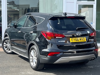 Used Hyundai Santa Fe 2016 for sale - 76234512: Photo