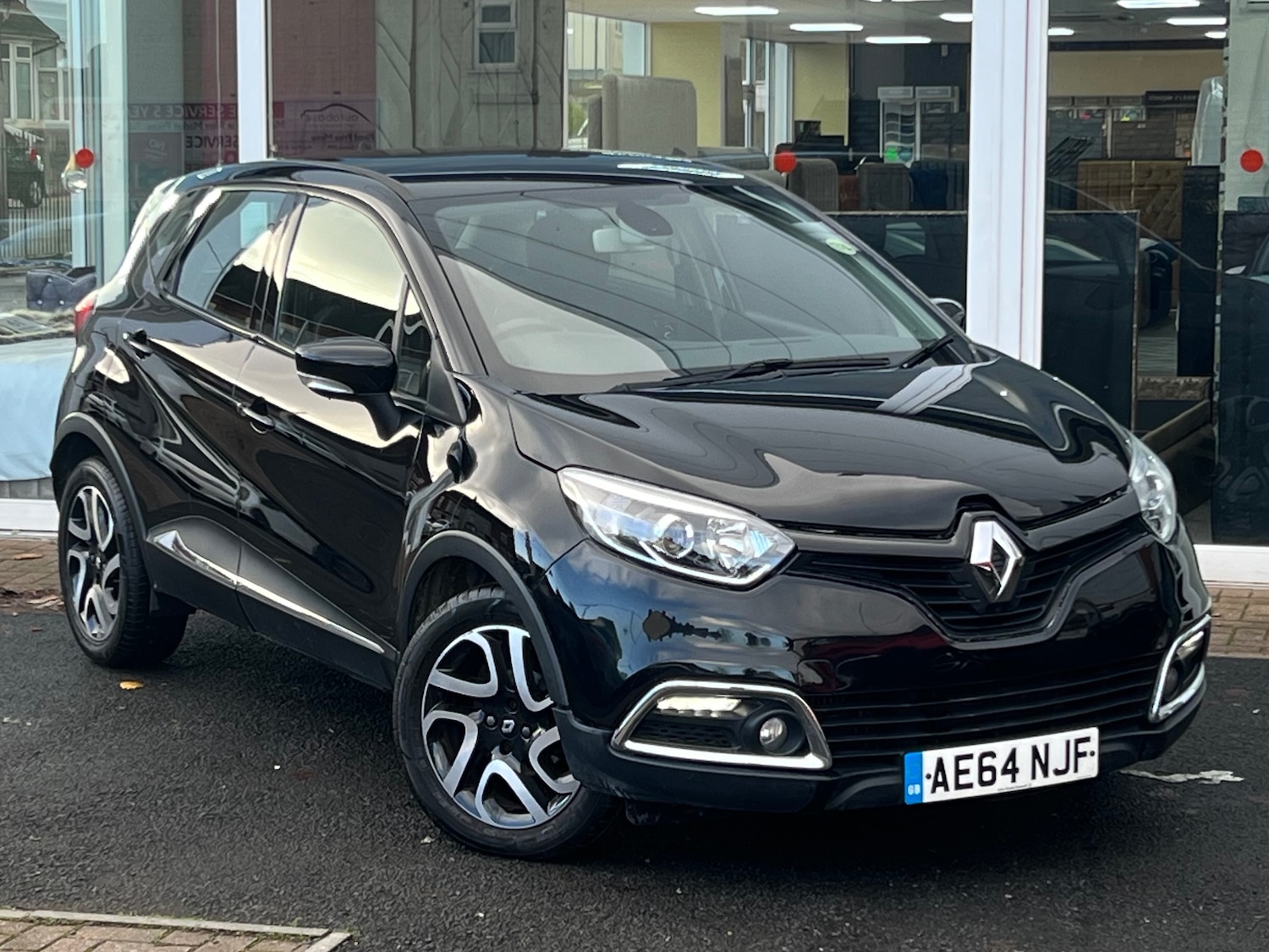 Used Renault Captur 2014 for sale - 76892978: Photo 1