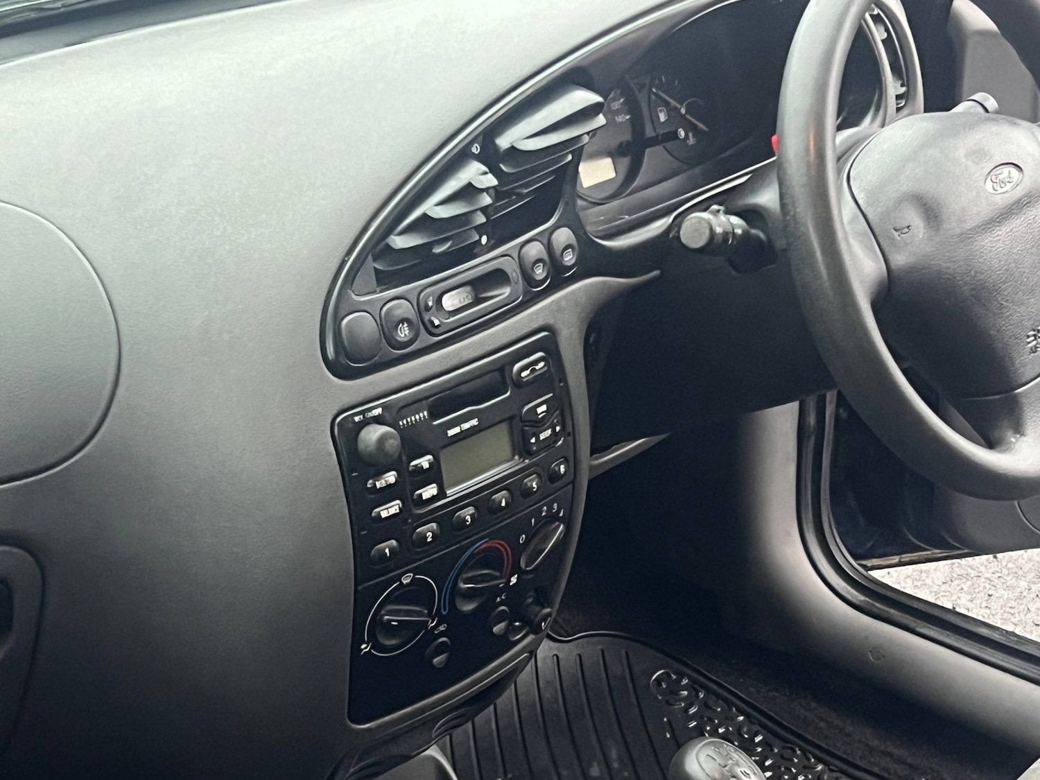 Used Ford Fiesta 2000 for sale - 76979947: Photo 9