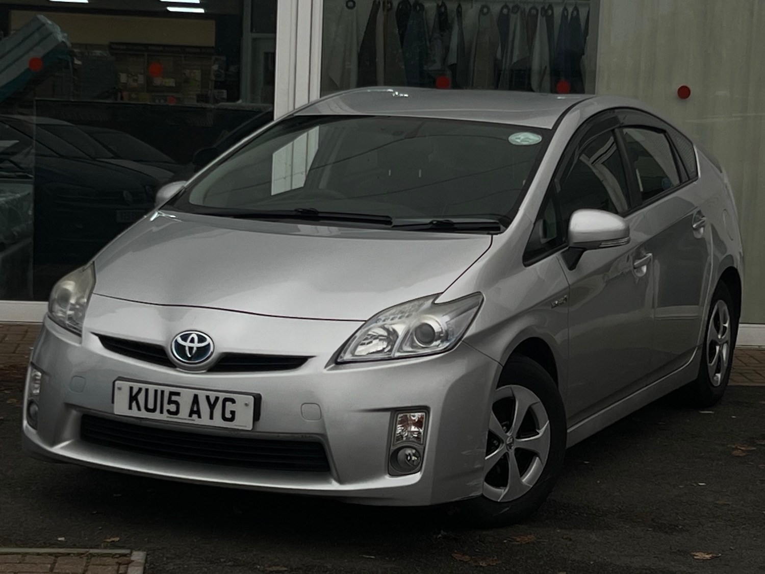 Used Toyota Prius 2015 for sale - 76504745: Photo 1