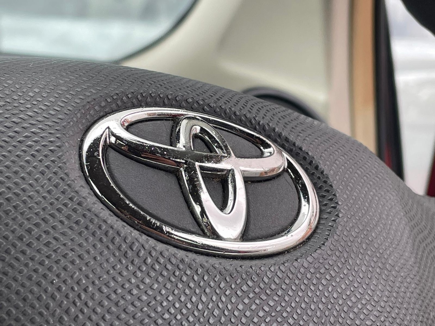 Used Toyota Yaris 2015 for sale - 76330189: Photo 9