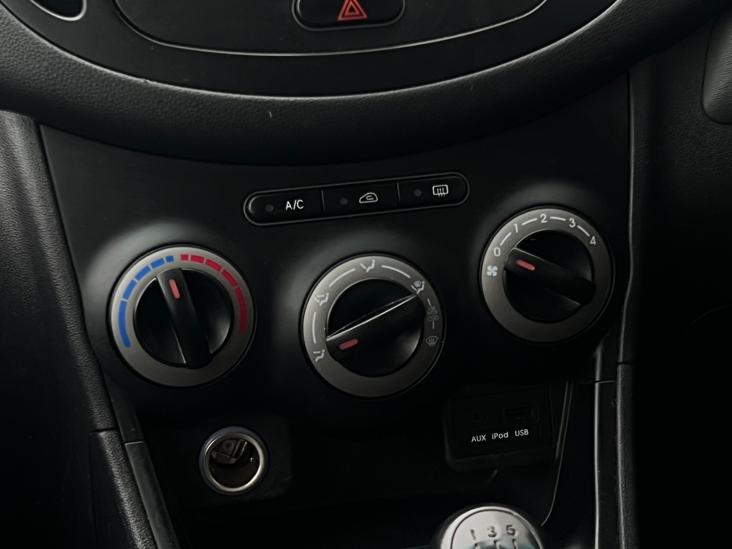 Used Hyundai i10 2013 for sale - 76027489: Photo 13