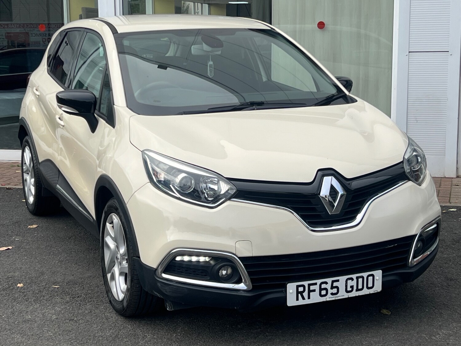 Used Renault Captur 2015 for sale - 76375431: Photo 4