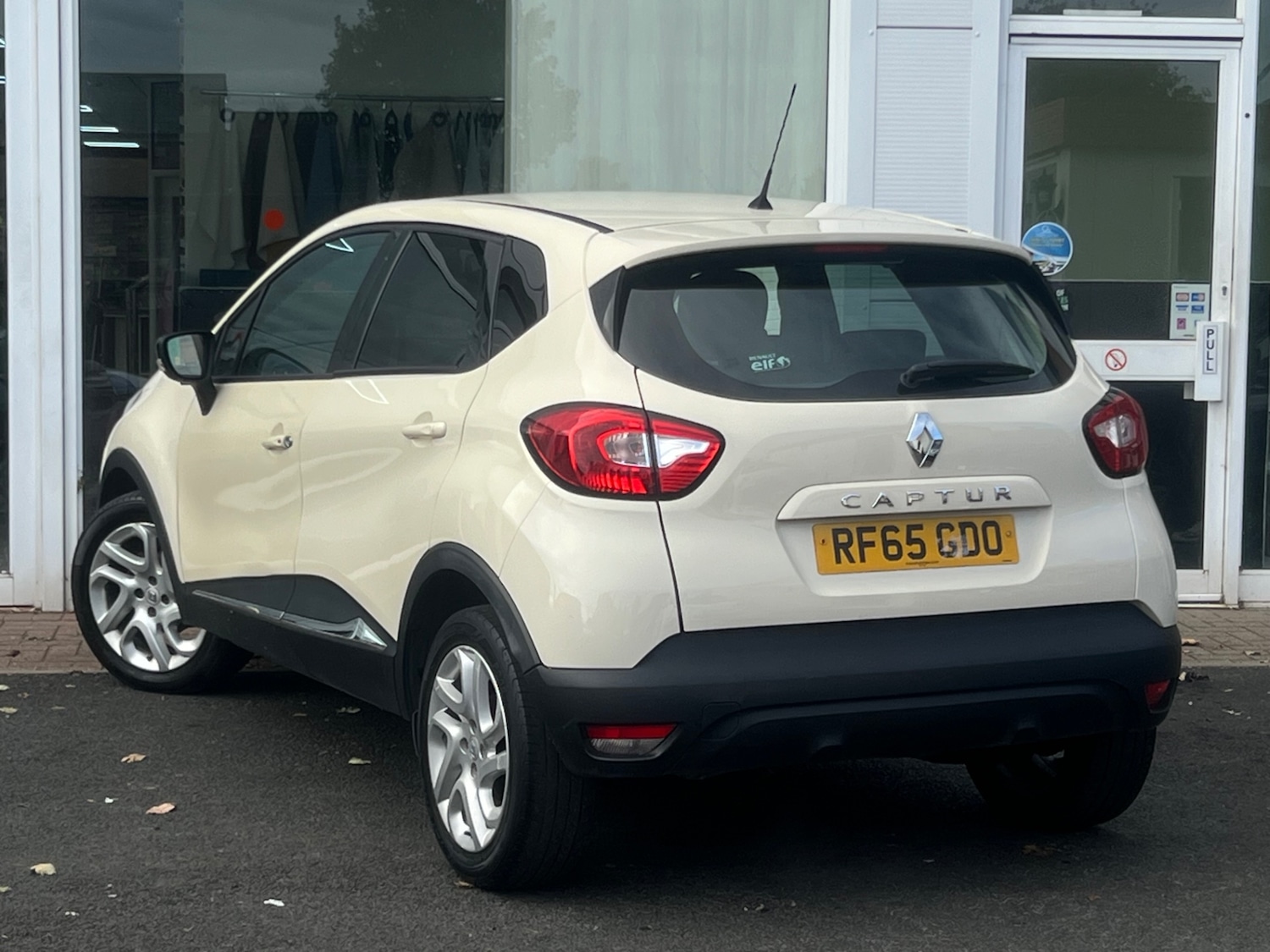 Used Renault Captur 2015 for sale - 76375431: Photo 6