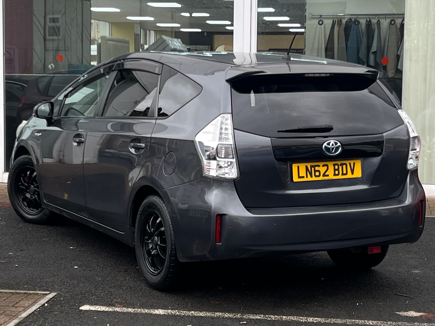 Used Toyota Prius 2018 for sale - 76542338: Photo 5
