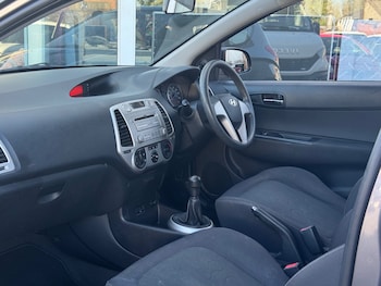 Used Hyundai i20 2010 for sale - 78370378: Photo