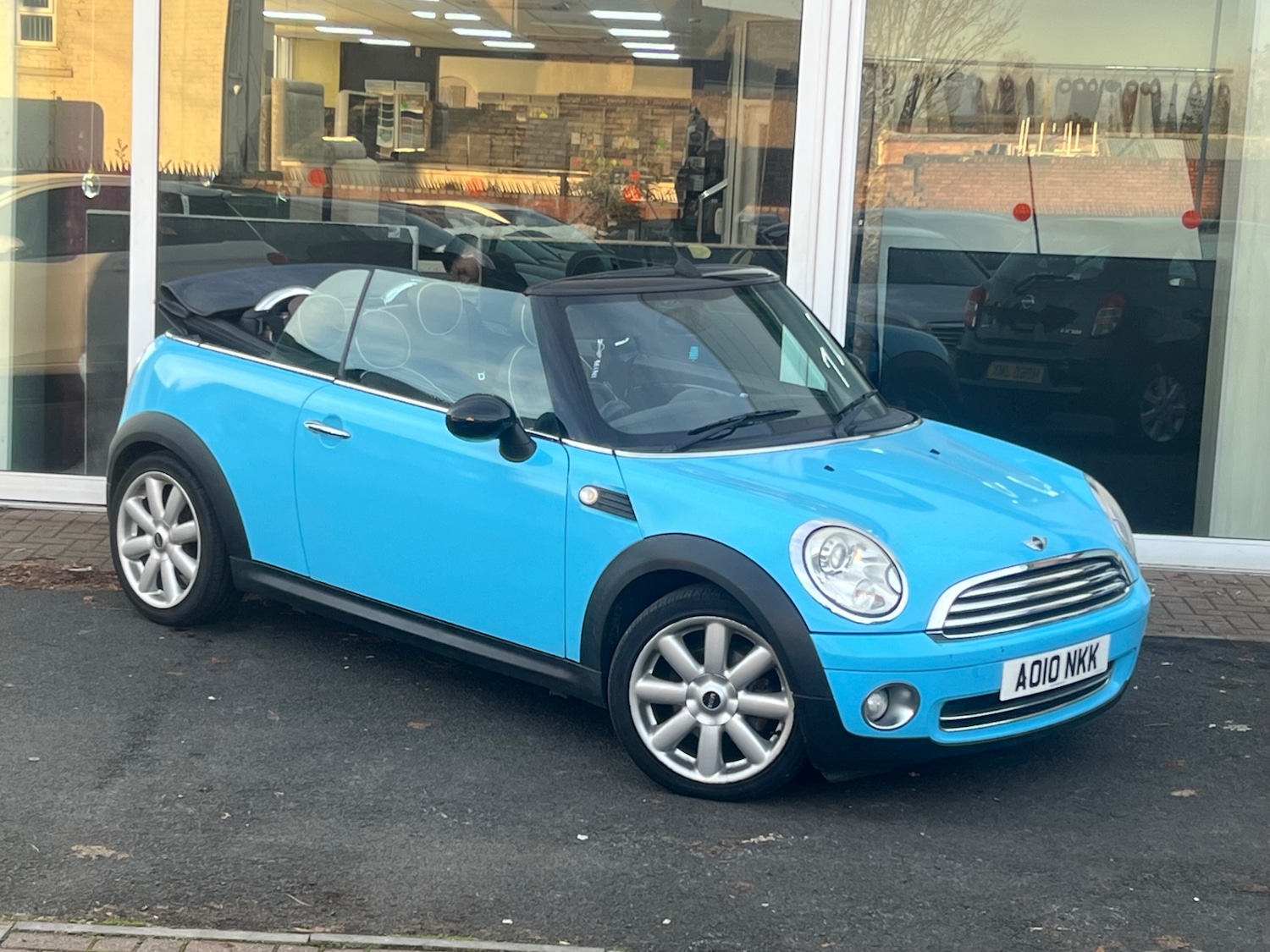 Used MINI Convertible 2010 for sale - 76652262: Photo 1