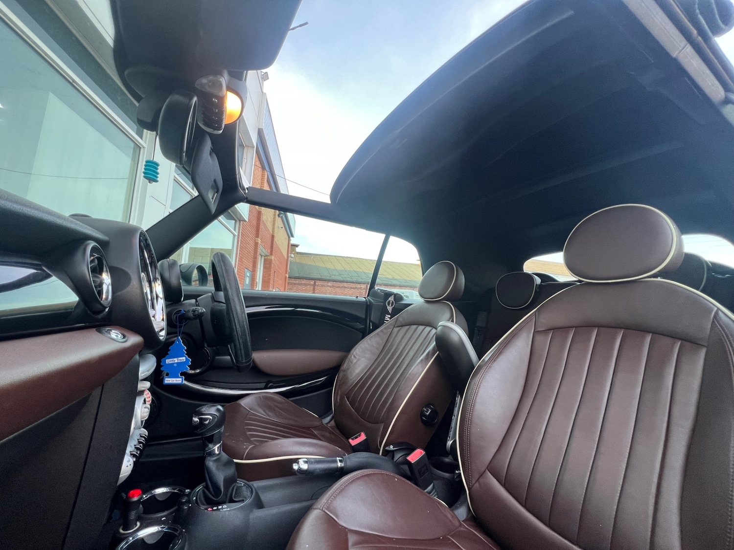 Used MINI Convertible 2010 for sale - 76652262: Photo 13