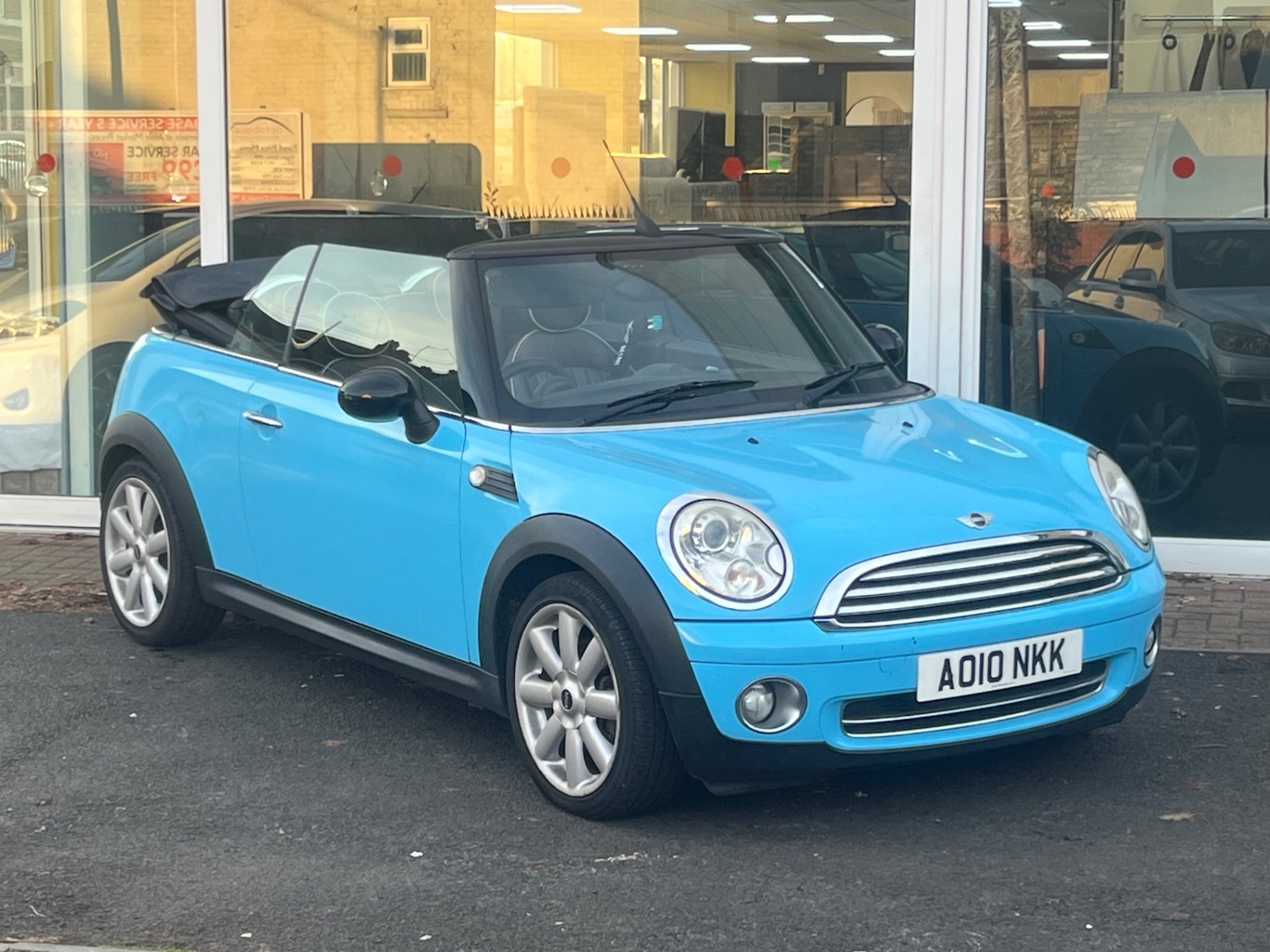 Used MINI Convertible 2010 for sale - 76652262: Photo 4