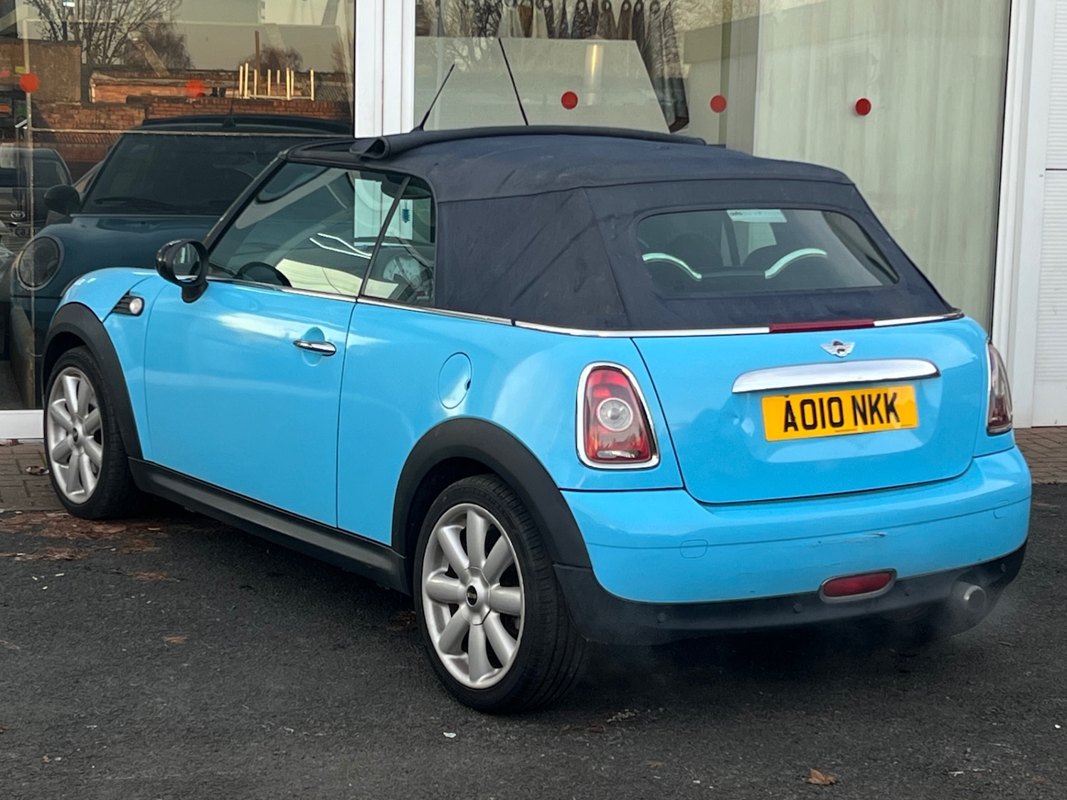 Used MINI Convertible 2010 for sale - 76652262: Photo 6