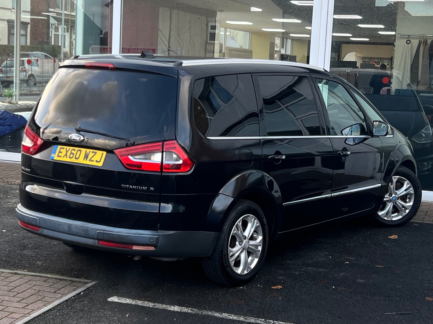 Used Ford Galaxy 2010 for sale - 76595681: Photo 2