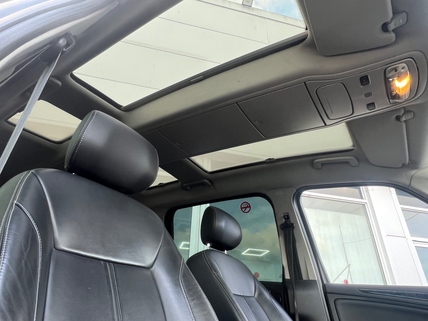 Used Ford Galaxy 2010 for sale - 76595681: Photo 6