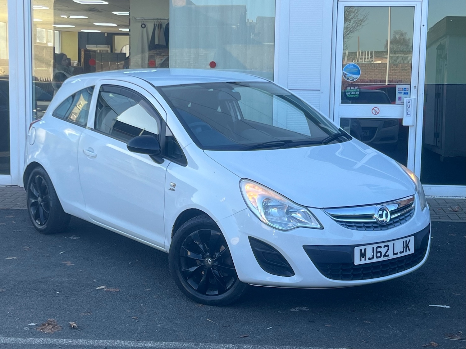 Used Vauxhall Corsa 2012 for sale - 76613692: Photo 1