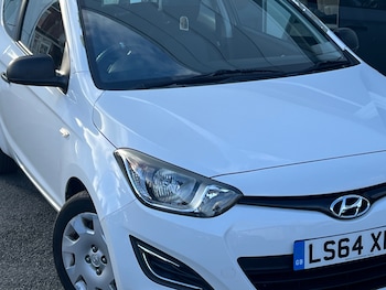 Used Hyundai i20 2014 for sale - 77311008: Photo