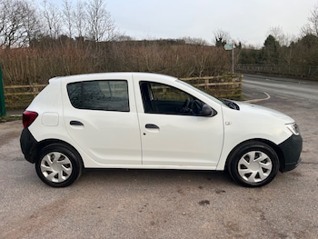 Used Dacia Sandero 2018 for sale - 77558293: Photo