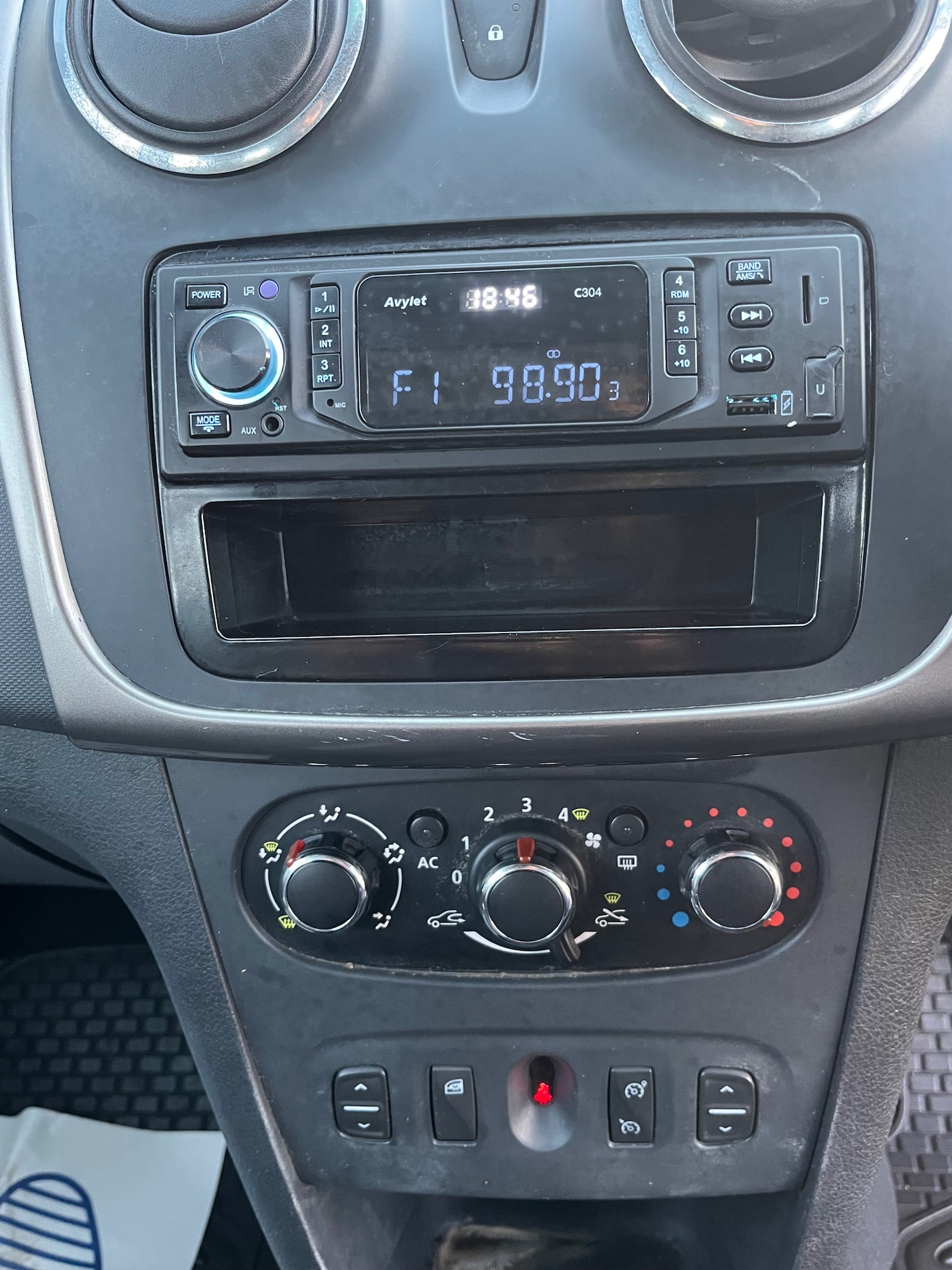 Used Dacia Sandero Stepway 2014 for sale - 76508087: Photo 19