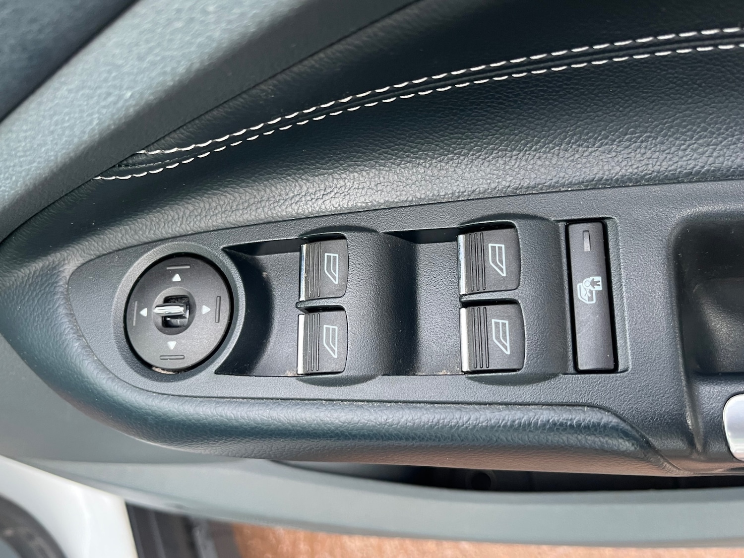 Used Ford C-Max 2013 for sale - 77140885: Photo 16