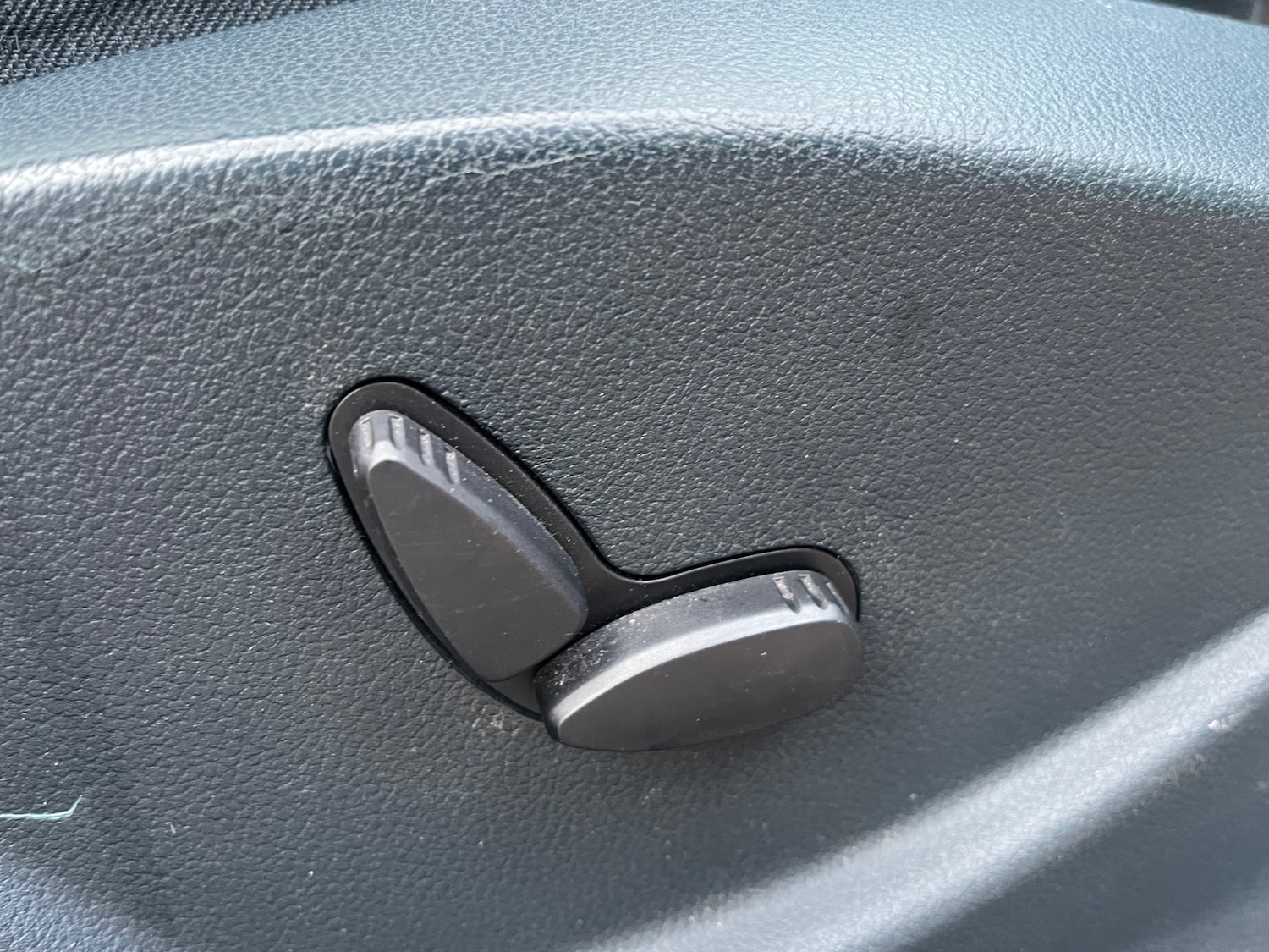 Used Ford C-Max 2013 for sale - 77140885: Photo 17