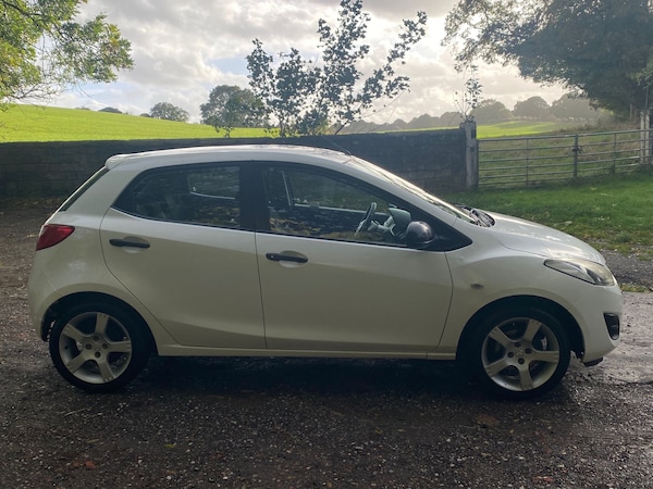 Used Mazda Mazda2 2012 for sale - 76171483: Photo 2