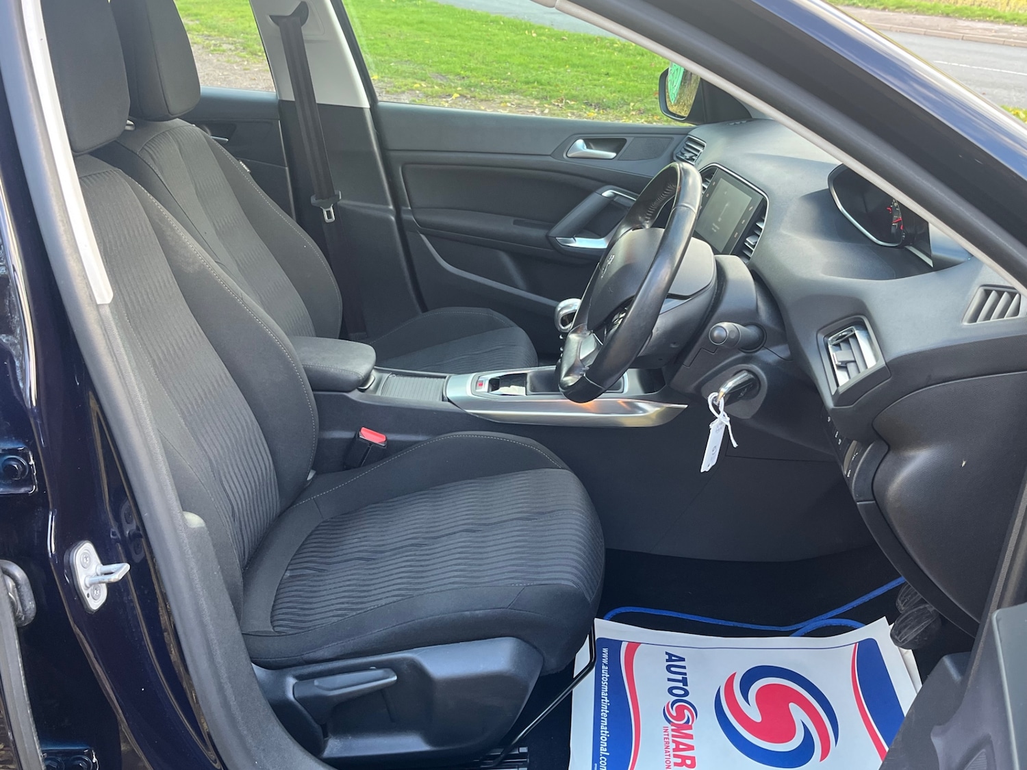 Used Peugeot 308 2014 for sale - 76544416: Photo 10