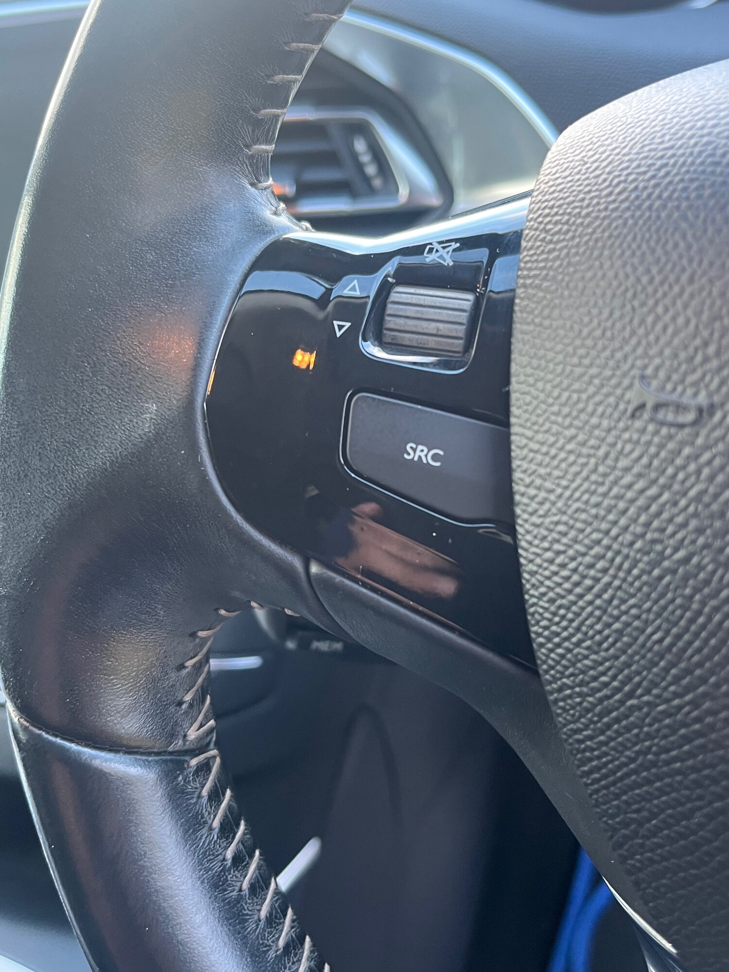 Used Peugeot 308 2014 for sale - 76544416: Photo 17