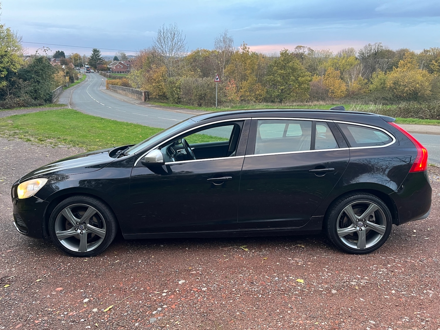 Used Volvo V60 2011 for sale - 76397183: Photo 6