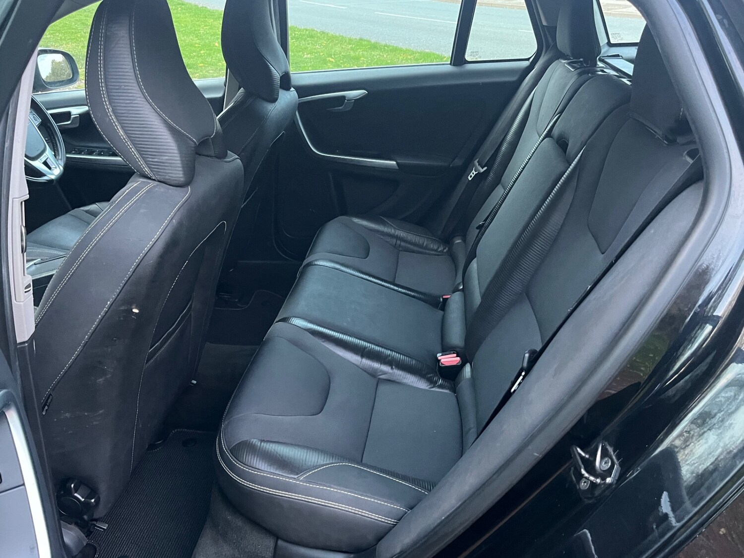 Used Volvo V60 2011 for sale - 77731916: Photo 13