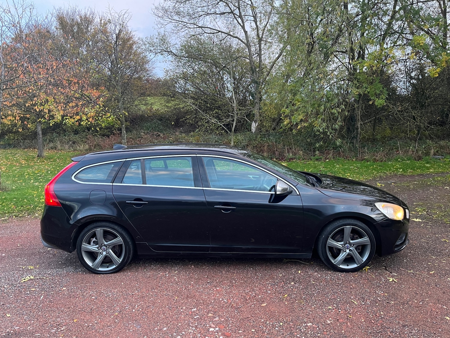 Used Volvo V60 2011 for sale - 77731916: Photo 2