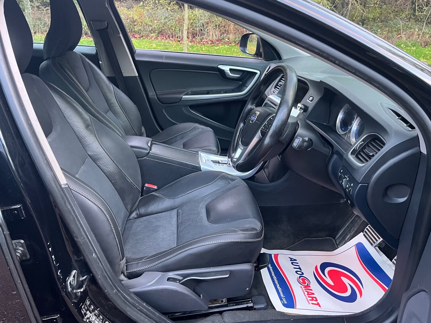 Used Volvo V60 2011 for sale - 77731916: Photo 9