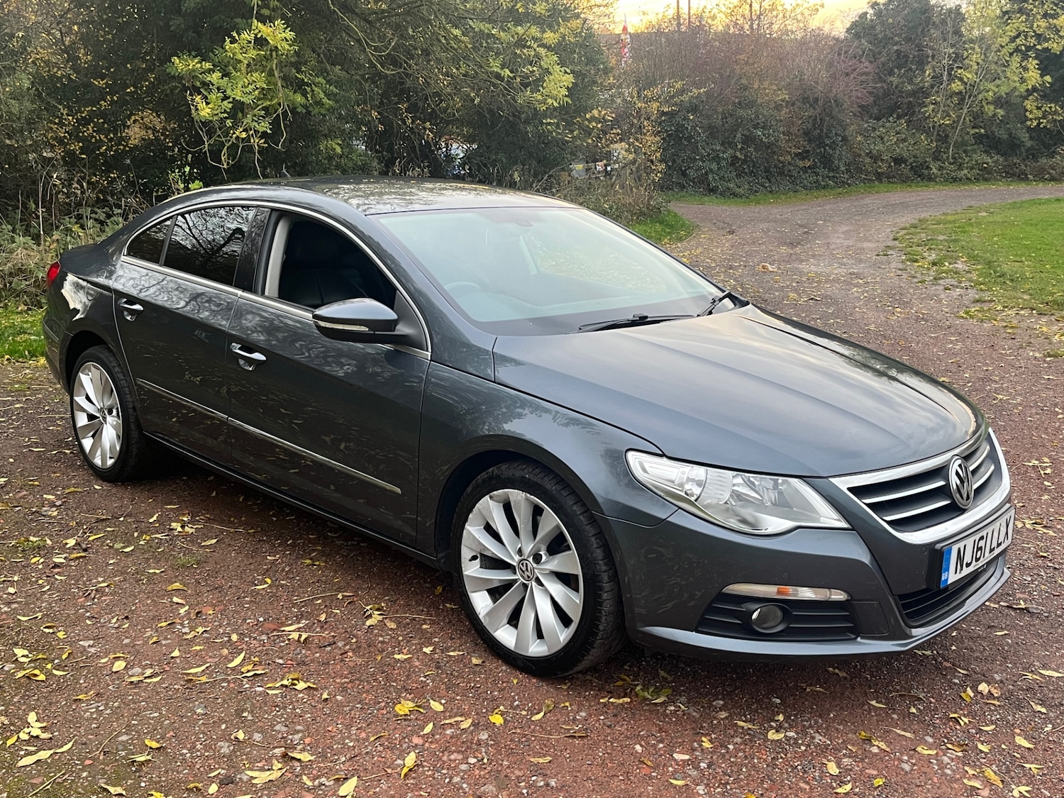 Used Volkswagen Passat 2011 for sale - 76479532: Photo 2