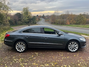 Used Volkswagen Passat 2011 for sale - 76479532: Photo