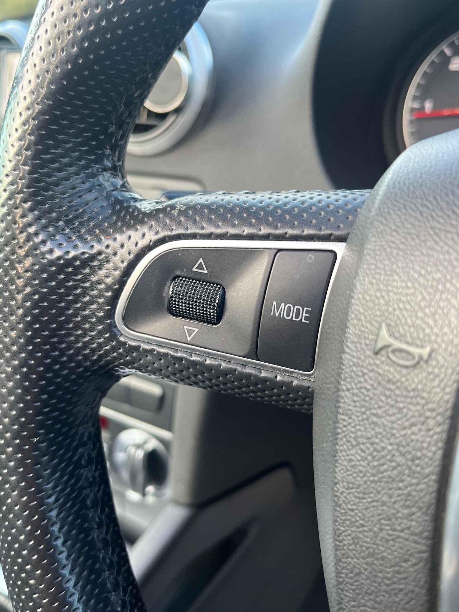 Used Audi A3 2010 for sale - 76385182: Photo 28