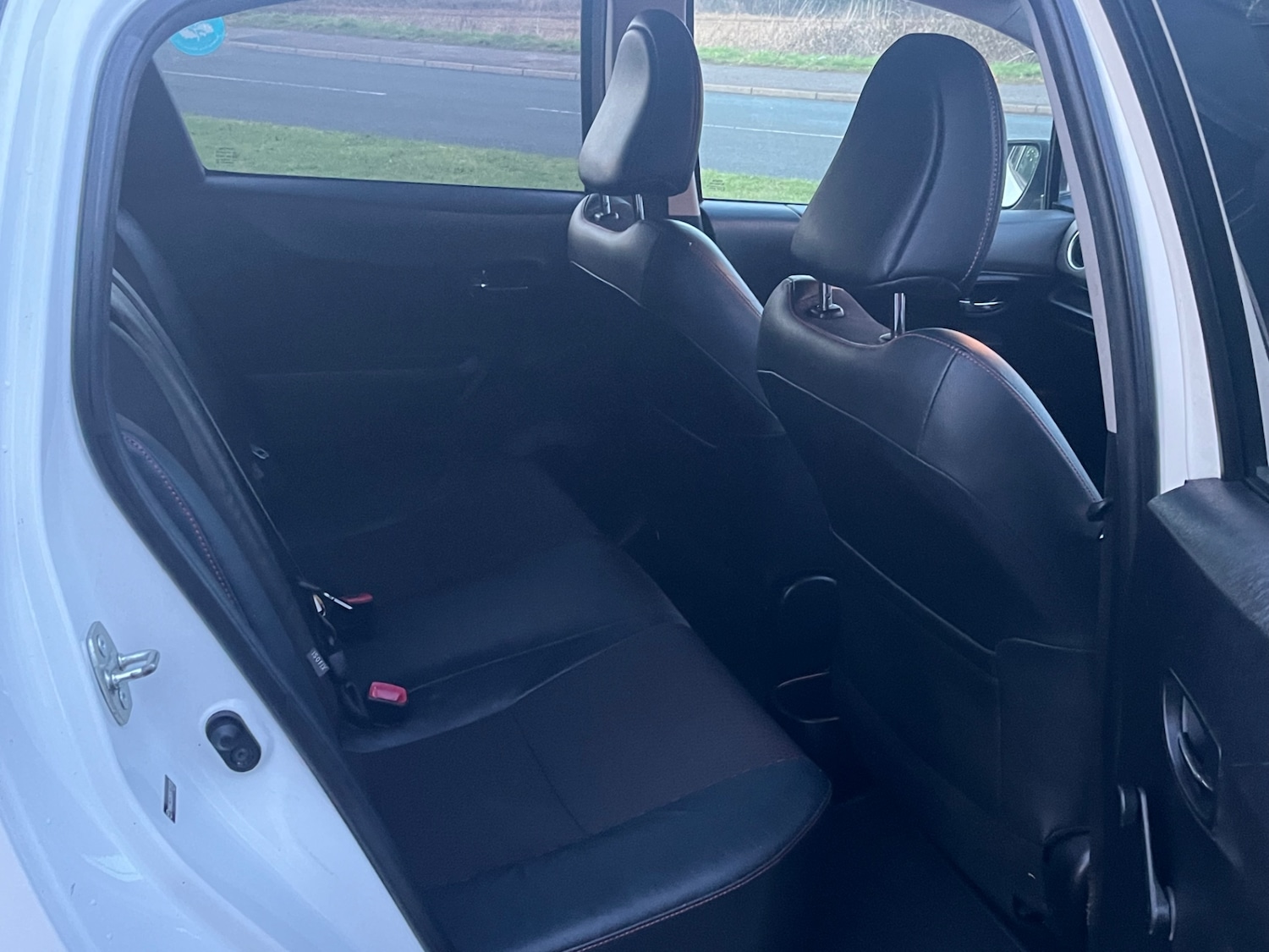 Used Toyota Yaris 2012 for sale - 77129727: Photo 11