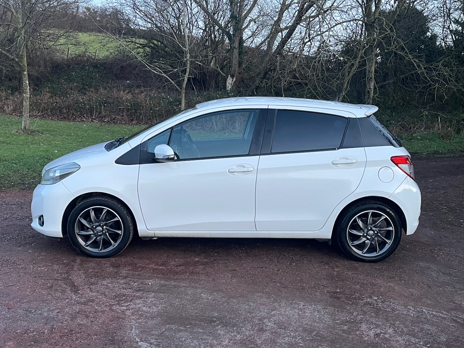 Used Toyota Yaris 2012 for sale - 77129727: Photo 7