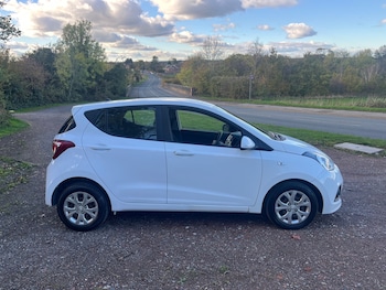 Used Hyundai i10 2015 for sale - 76375029: Photo