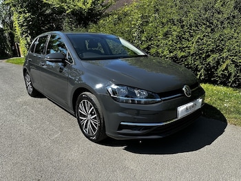 Used Volkswagen Golf 2018 for sale - 78715990: Photo