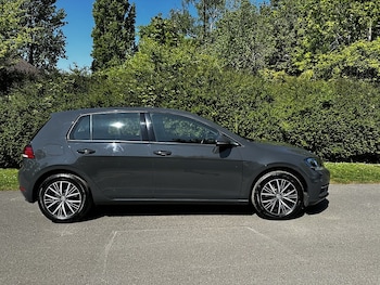 Used Volkswagen Golf 2018 for sale - 78715990: Photo