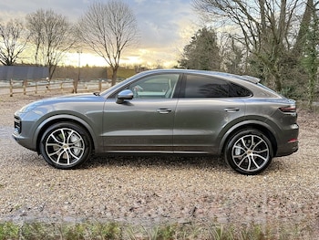 Used Porsche Cayenne 2019 for sale - 79019103: Photo