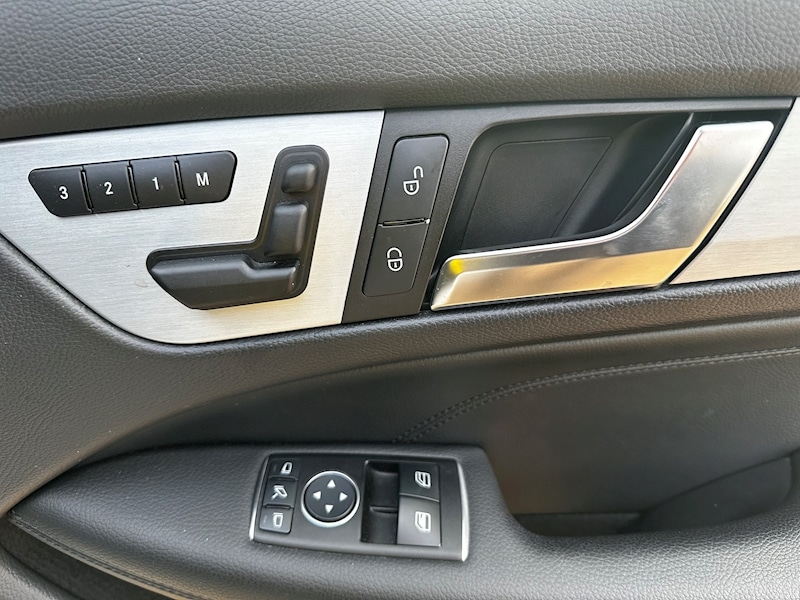 Used Mercedes-Benz C Class 2023 for sale - 77034537: Photo 10