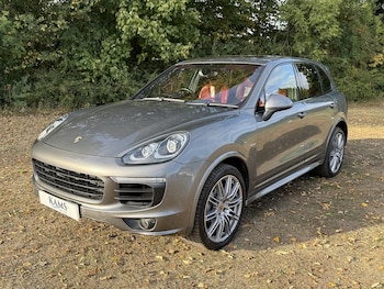 Used Porsche Cayenne 2015 for sale - 78716014: Photo
