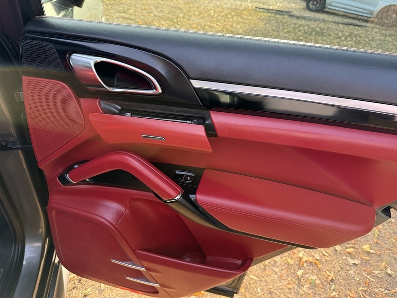 Used Porsche Cayenne 2015 for sale - 77034528: Photo 31