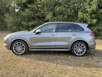 Used Porsche Cayenne 2015 for sale - 77034528: Photo