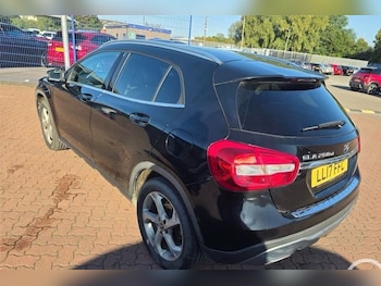 Used Mercedes-Benz GLA 2017 for sale - 76092868: Photo 2