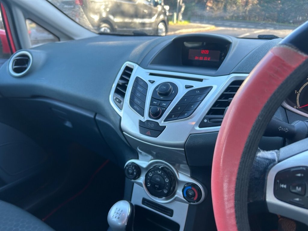 Used Ford Fiesta 2010 for sale - 77161624: Photo 10