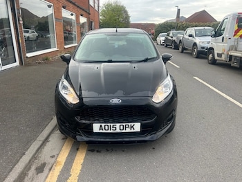 Used Ford Fiesta 2015 for sale - 78241050: Photo