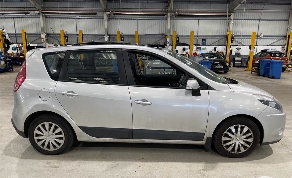 Used Renault Scenic 2009 for sale - 76375933: Photo 2