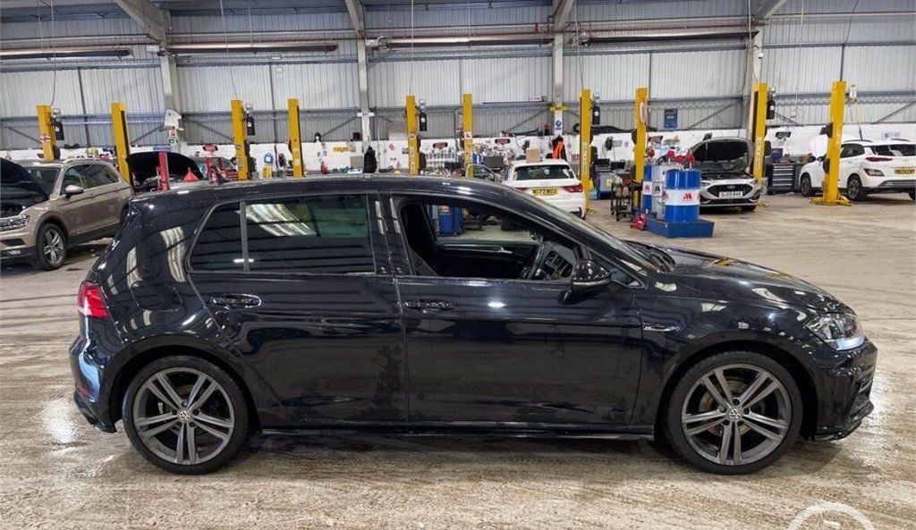 Used Volkswagen Golf 2018 for sale - 78044799: Photo 2